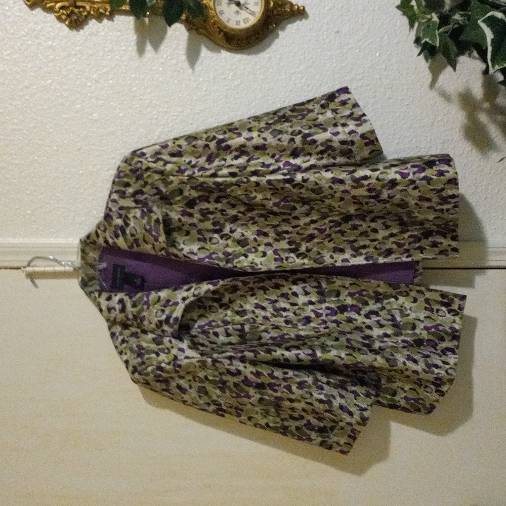INVESTMENTS  Purple and Olive   Blazer size 18